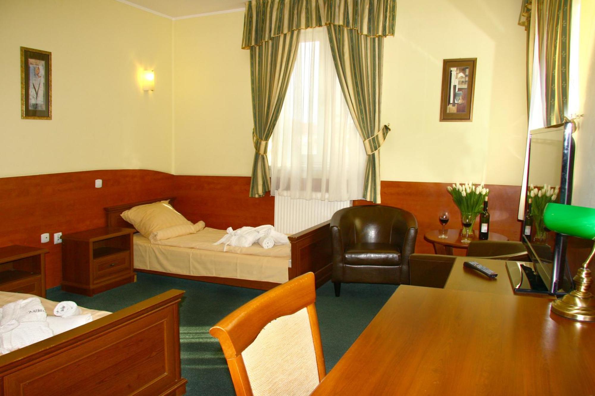 Hotelik & Restauracja Amber Рашин Экстерьер фото