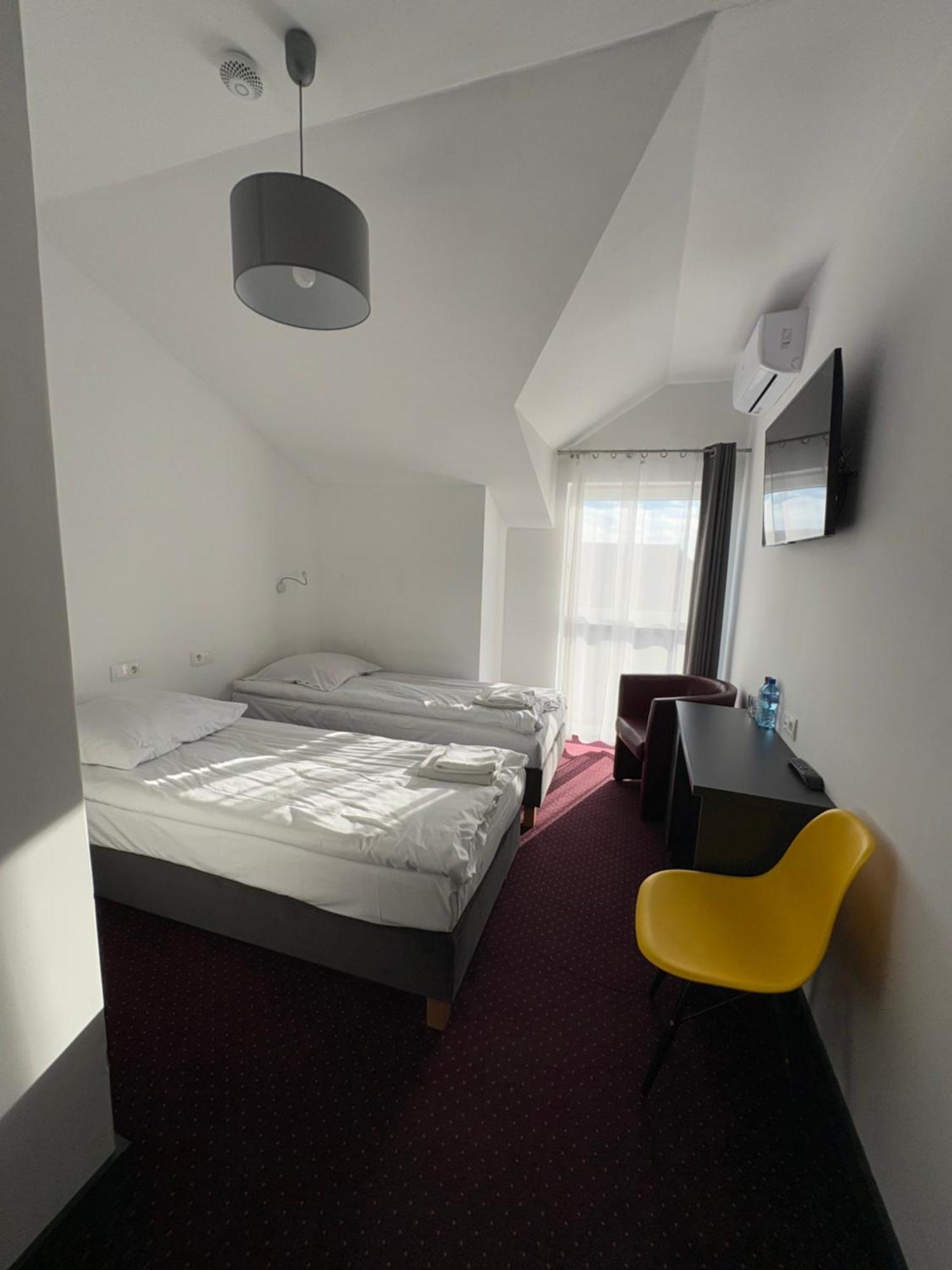 Hotelik & Restauracja Amber Рашин Экстерьер фото